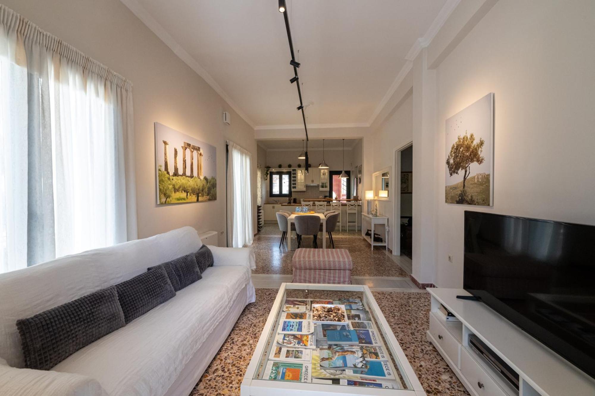 Angelinas Quarters - Kalamata Mediterranean Villas المظهر الخارجي الصورة